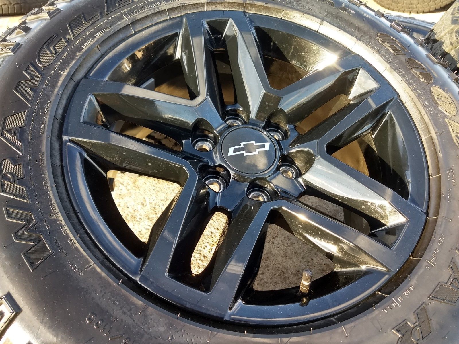 18 Chevy Silverado Trail Boss 2019 Oem Gloss Black Wheels
