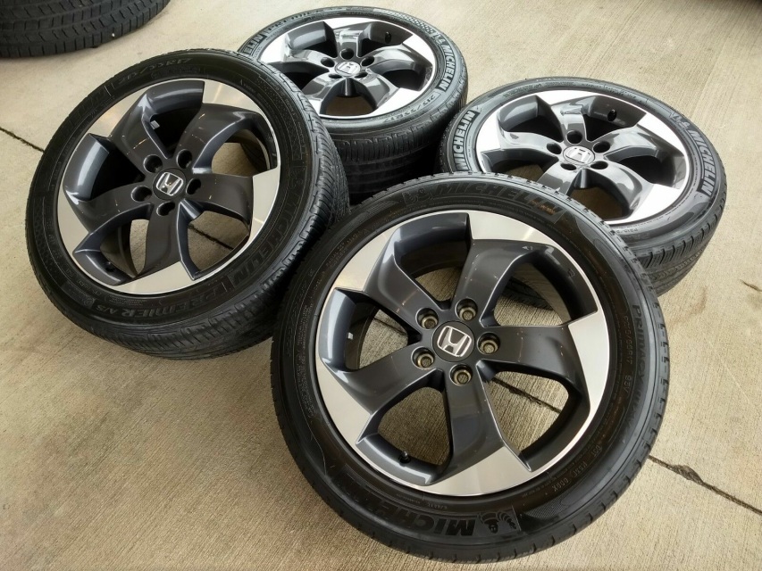 17" Honda HRV Charcoal and Machined OEM wheels