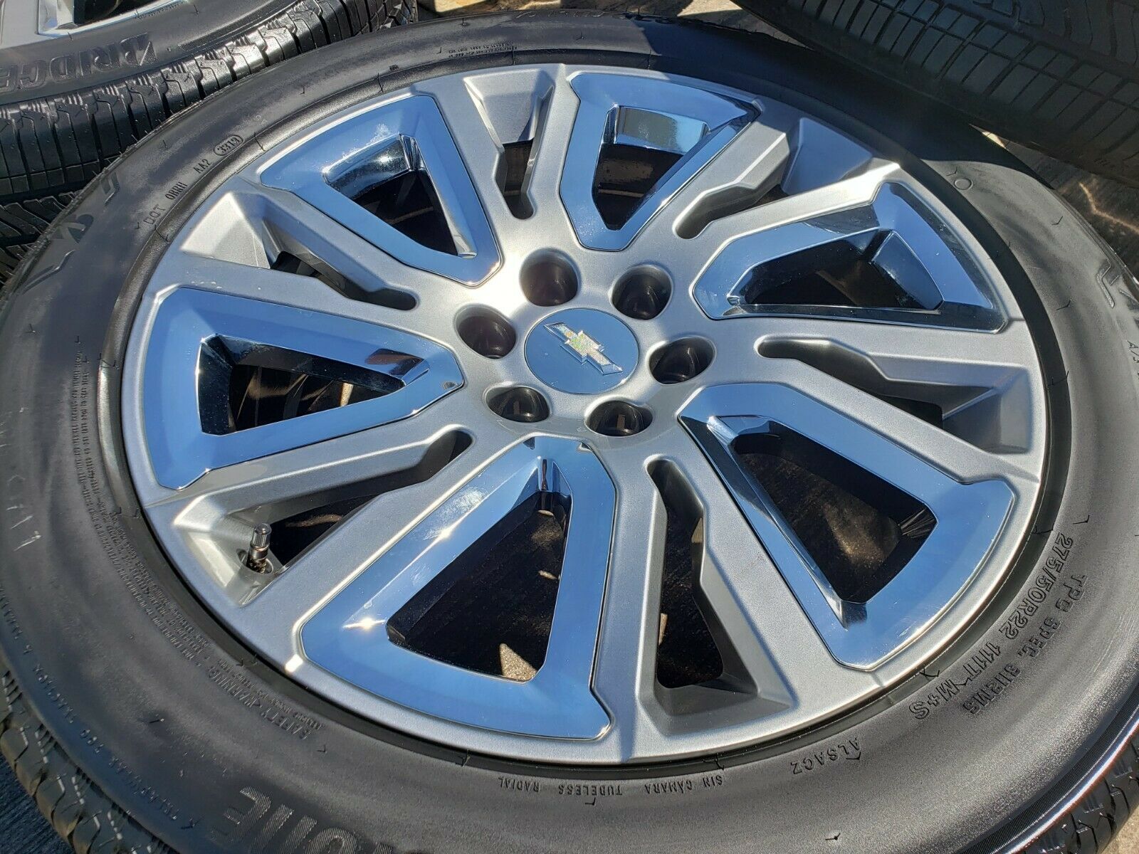 22" Chevy 2021 Tahoe | Silverado Suburban OEM Wheels NEW Chevy Tahoe 22-inch Factory Rims Tire Size